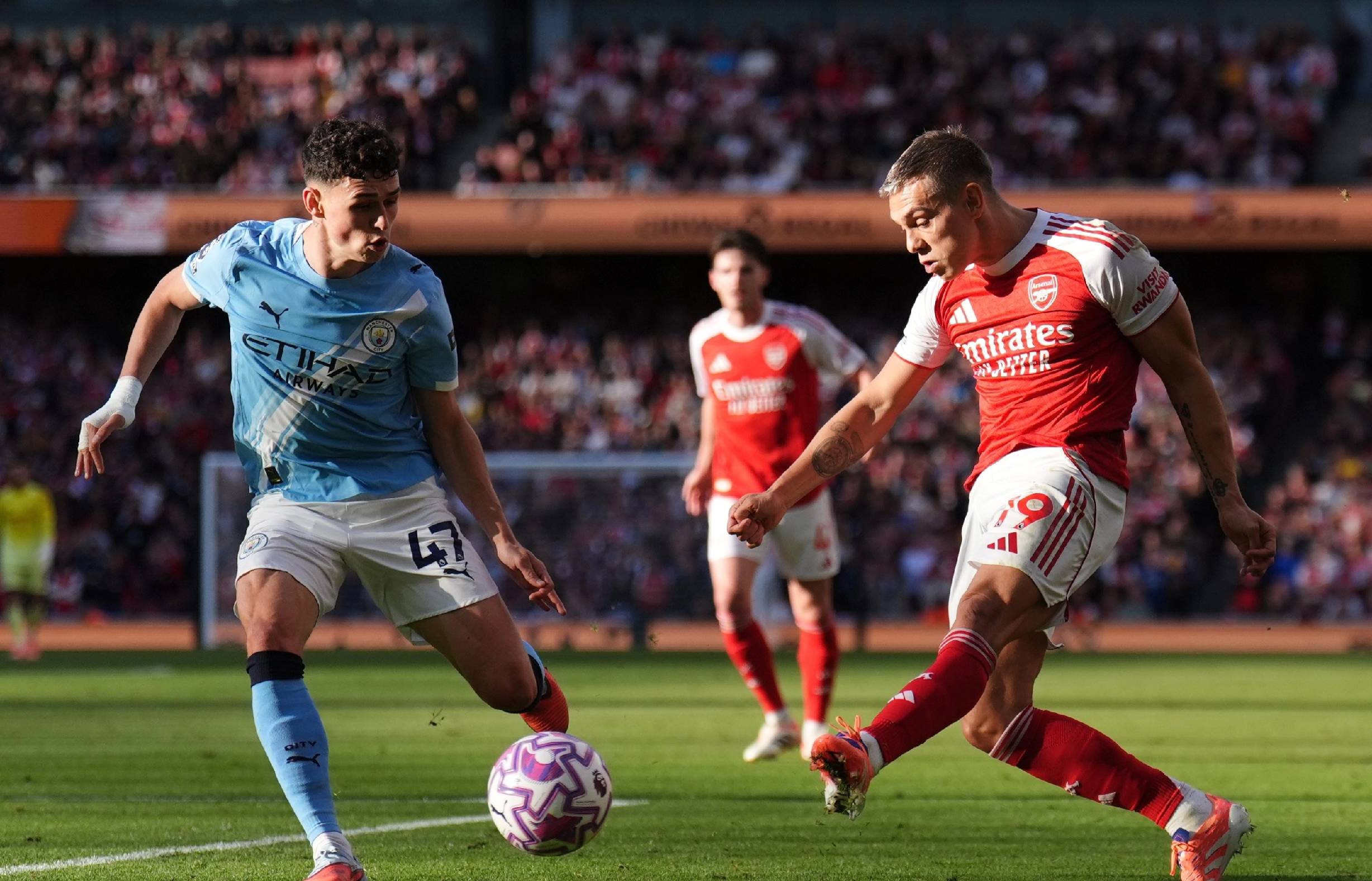 美媒：无论詹姆斯是否退役，这都将是他在湖人的最后一个赛季（美媒：无关退役与否，詹姆斯这一季是湖人生涯终章）