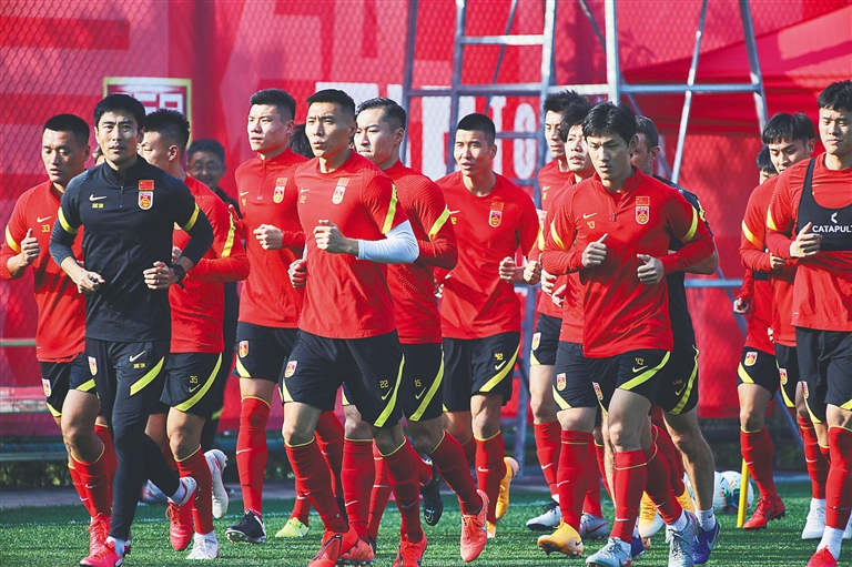 篮球火箭主力后卫投篮效率严重下滑（火箭队主力后卫投篮命中率骤降）