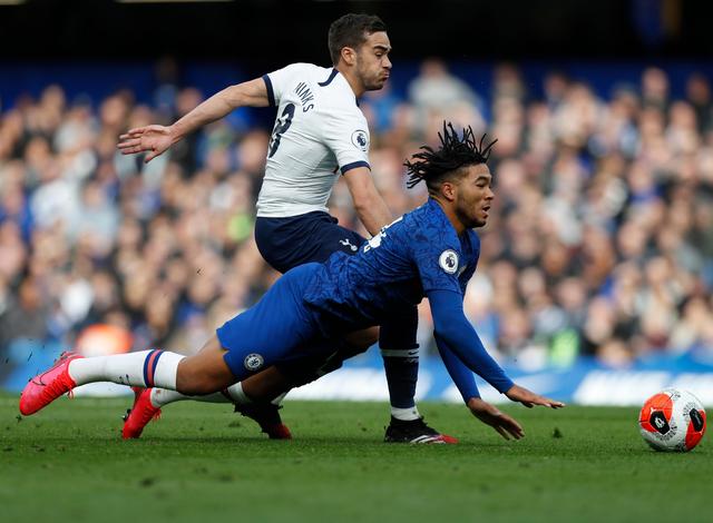 塞尔吉尼奥：莱奥必须面向球门；希望恩昆库能尽快融入（塞尔吉尼奥：莱奥应直面球门，期待恩昆库迅速融入）