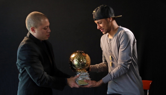 罗马诺&莫雷托：米兰接近签下20岁哥伦比亚后卫阿里萨拉（罗马诺与莫雷托：米兰即将敲定20岁哥伦比亚后卫阿里萨拉加盟）