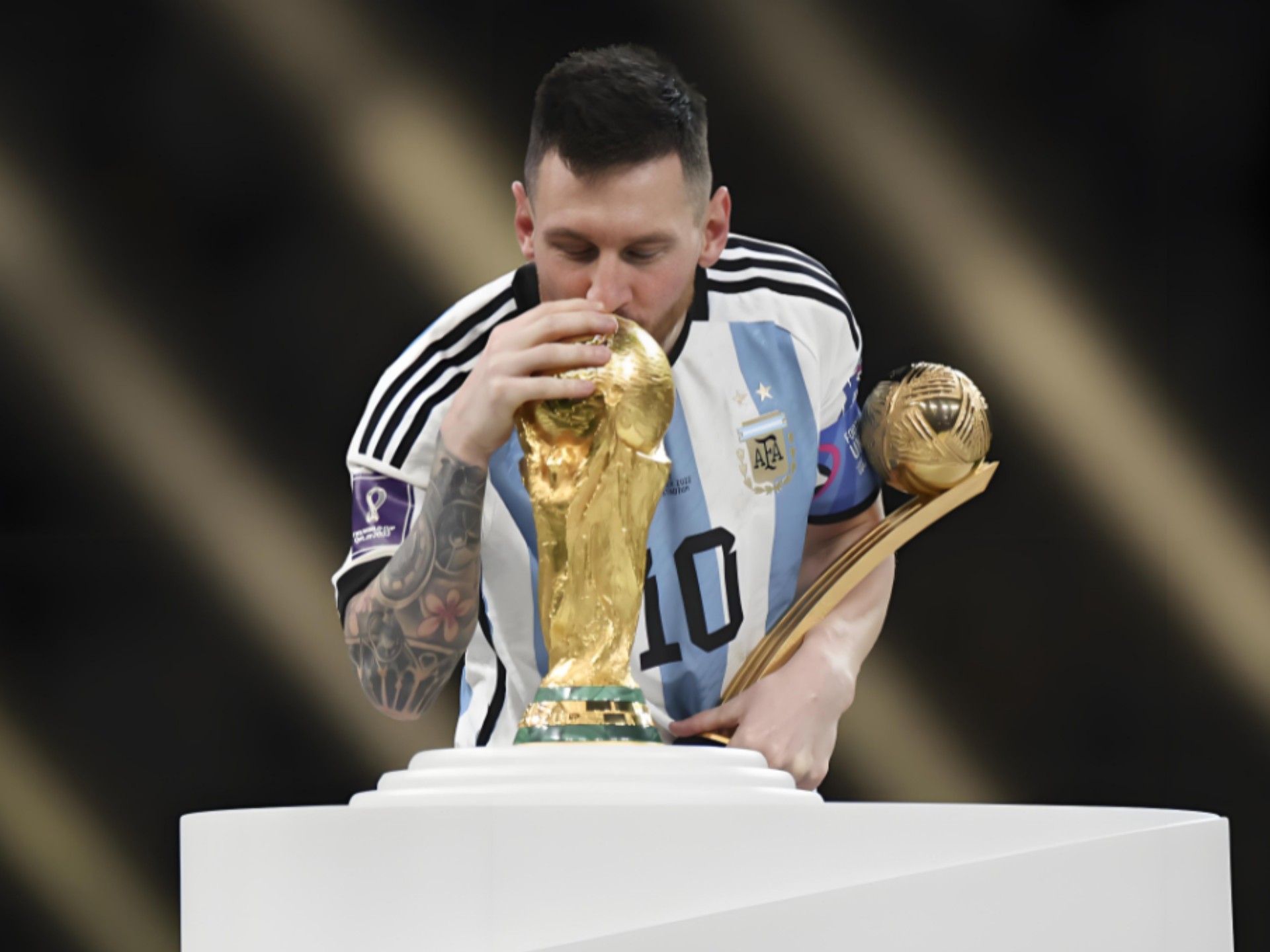 白宫官员：给川普颁和平奖是FIFA的提议；球迷应合法赴美观赛（白宫官员称国际足联建议向特朗普授予和平奖，呼吁球迷依法赴美观赛）