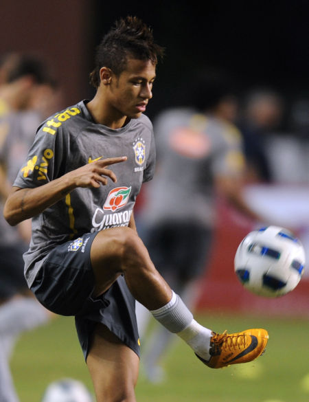 韩国11月大名单：孙兴慜、李刚仁领衔，曹圭成时隔20个月回归（韩国队11月集训名单出炉：孙兴慜、李刚仁领军，曹圭成阔别20个月再度入选）