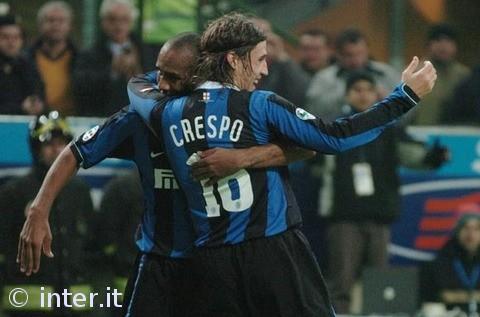 英超半场：西蒙斯传射，里沙利松破门，热刺2-0布伦特福德（英超半场战报：热刺2-0布伦特福德，西蒙斯传射建功，里沙利松破门）