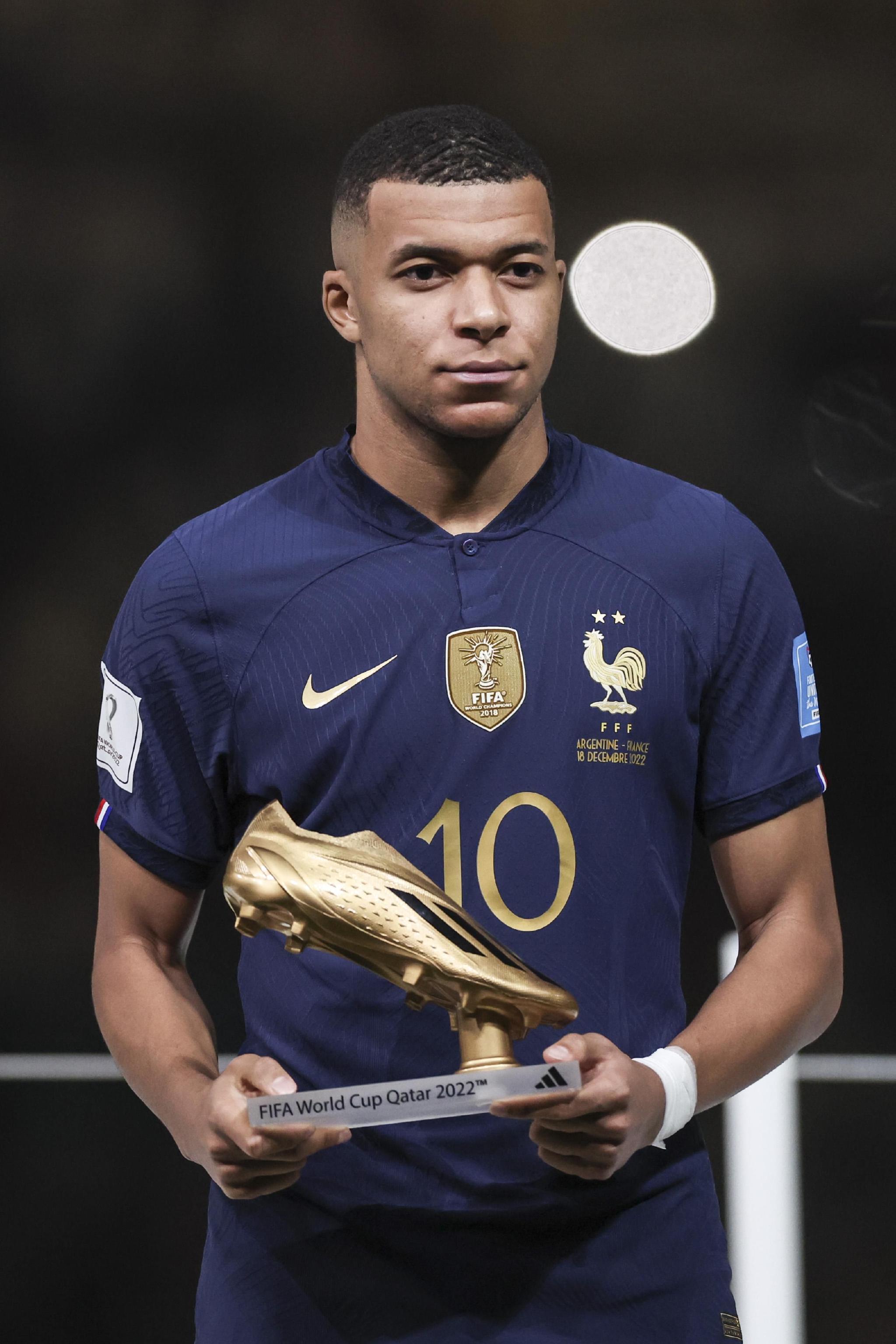 618万人次“涌入”球场，中超球市迈进“最好的时代”（618万人次走进球场，中超球市迎来黄金时代）