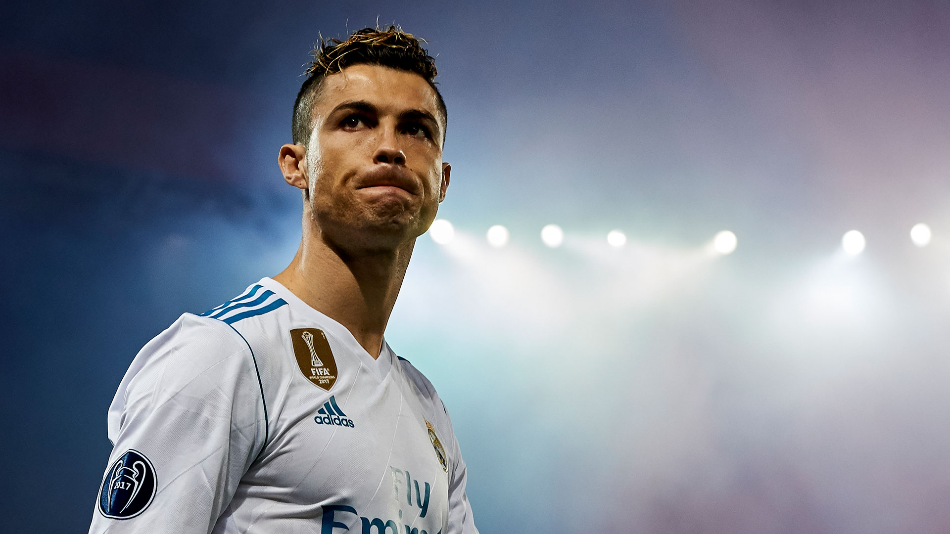 中超改跨年制，融入世界还是盲目跟风？（中超跨年赛制：与世界接轨还是盲目随大流？）